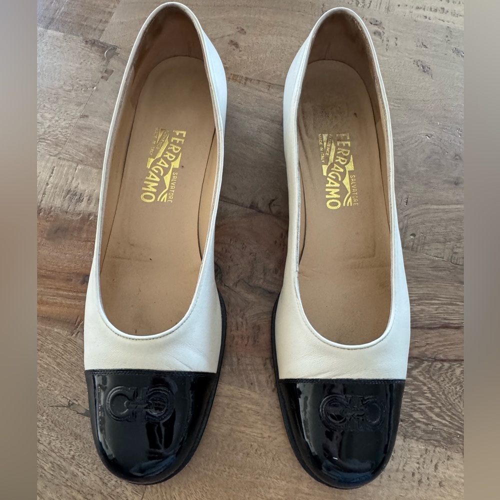 Salvatore Ferragamo White and Black Vara Cap Toe Leather Flats